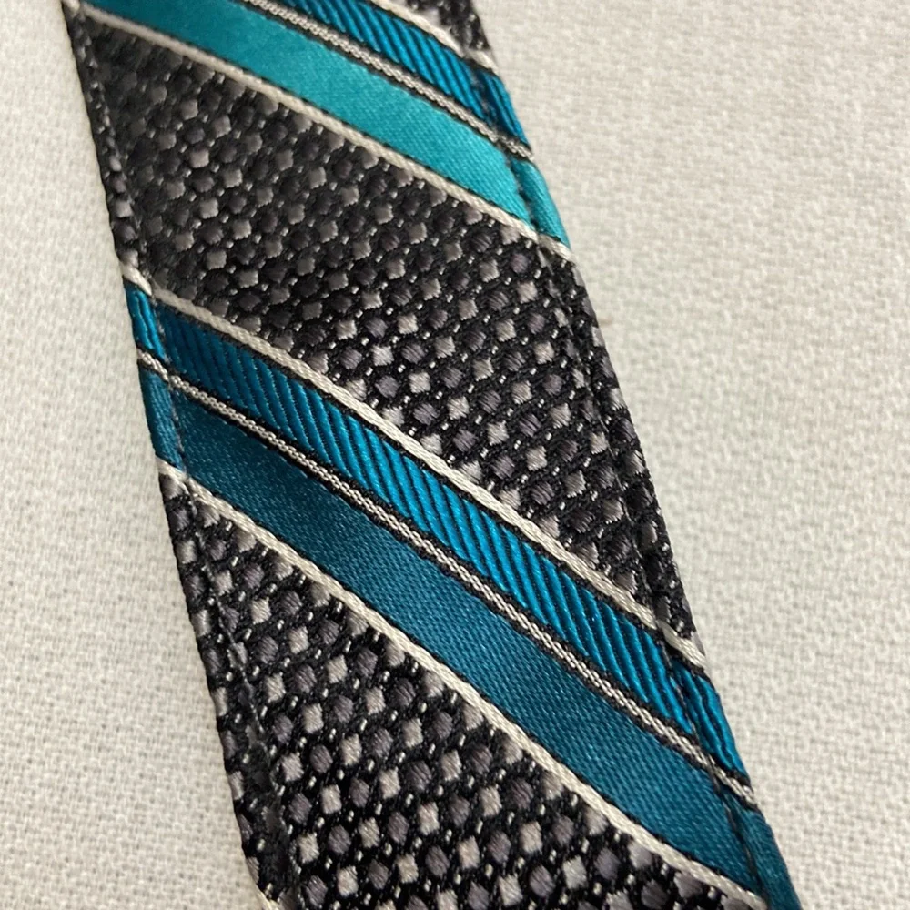 PRONTO UOMO COUTURE Handmade 100% Silk Mens Luxurious Dress Tie - Like New!
